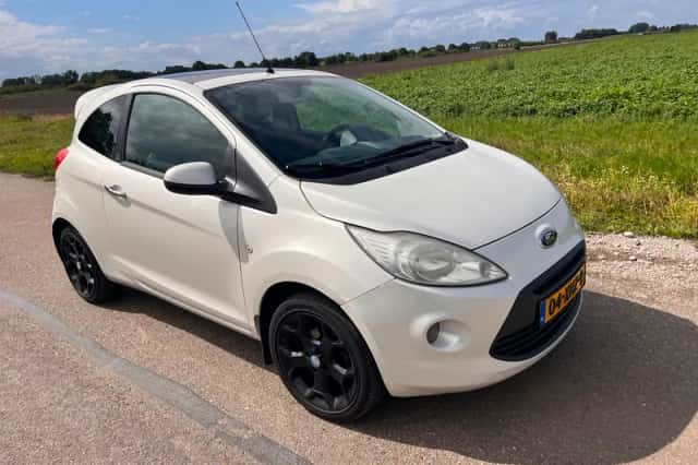 Ford Ka (2012) thumbnail 4