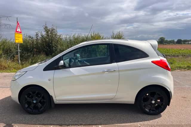 Ford Ka (2012) thumbnail 6
