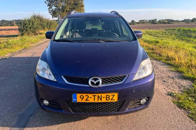 Mazda 5 (2006) thumbnail 4