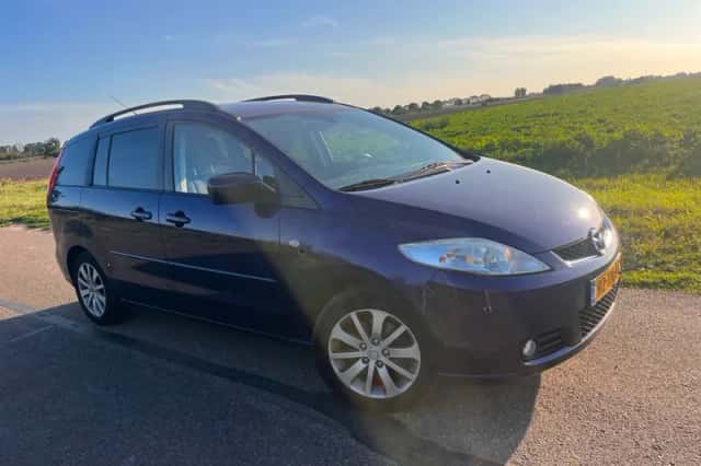 Mazda 5 (2006) thumbnail 5