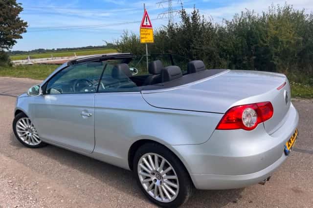 Volkswagen Eos (2007) thumbnail 2