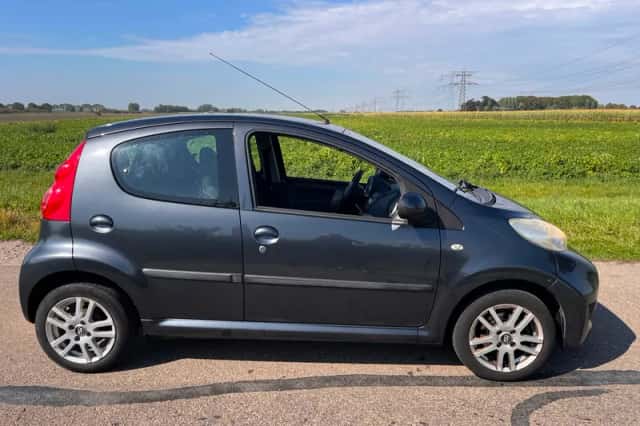Peugeot 107 (2011) thumbnail 4