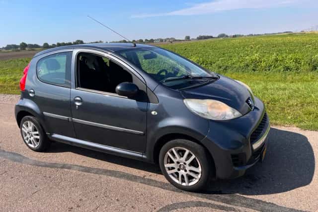 Peugeot 107 (2011) thumbnail 5