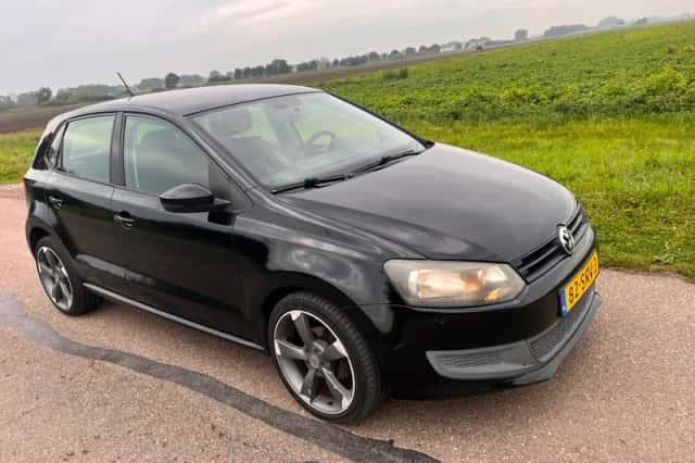 Volkswagen Polo (2011) thumbnail 3