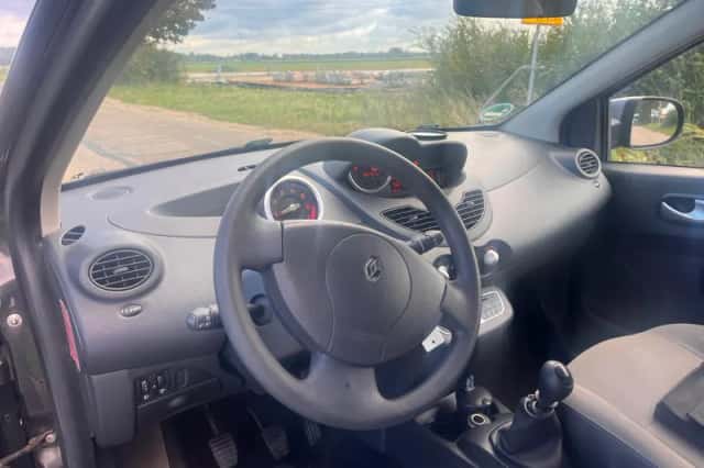 Renault Twingo (2011) thumbnail 3