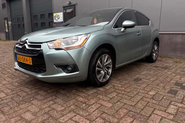 Citroën DS4 (2011) thumbnail 2