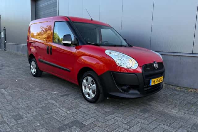 Fiat Doblò (2015) thumbnail 1