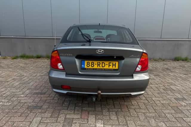 Hyundai Accent (2005) thumbnail 6
