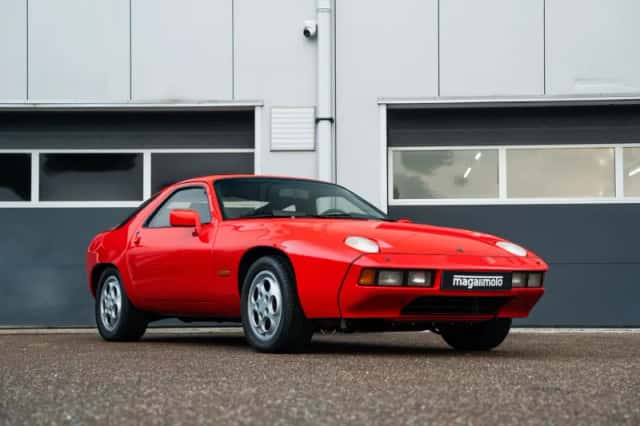 Porsche 928 (1978) thumbnail 1