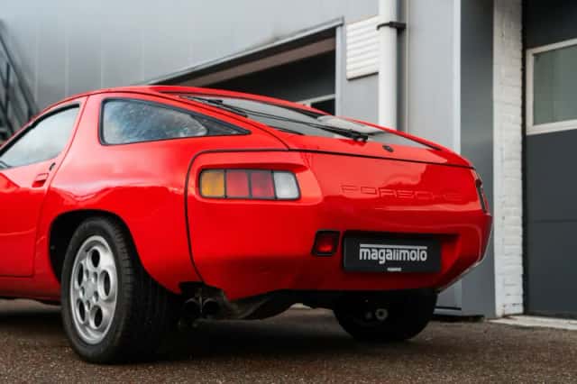 Porsche 928 (1978) thumbnail 5