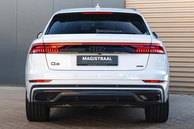 Audi Q8 (2022) thumbnail 3