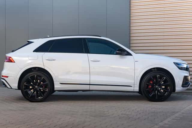 Audi Q8 (2022) thumbnail 5