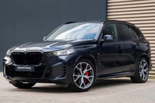 BMW X5 (2023) thumbnail 1