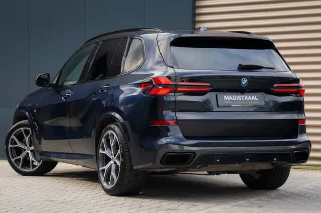 BMW X5 (2023) thumbnail 3