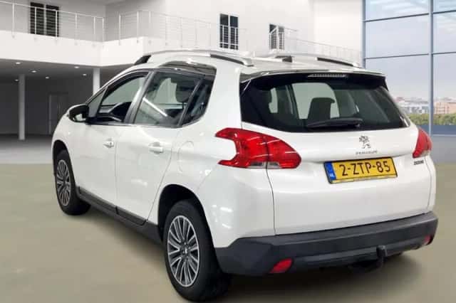 Peugeot 2008 (2015) thumbnail 5