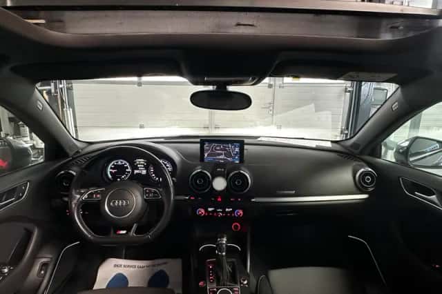 Audi A3 (2015) thumbnail 3