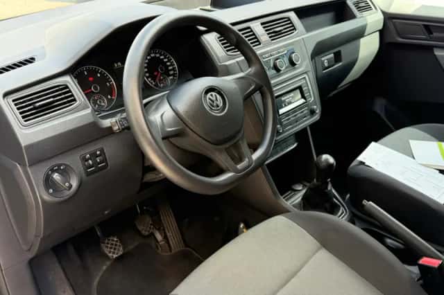Volkswagen Caddy (2017) thumbnail 3