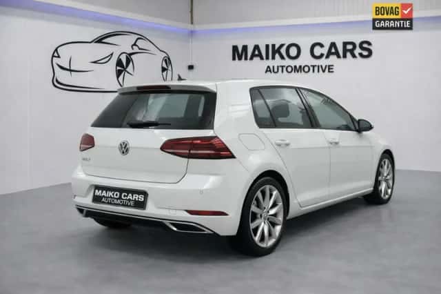 Volkswagen Golf (2019) thumbnail 2