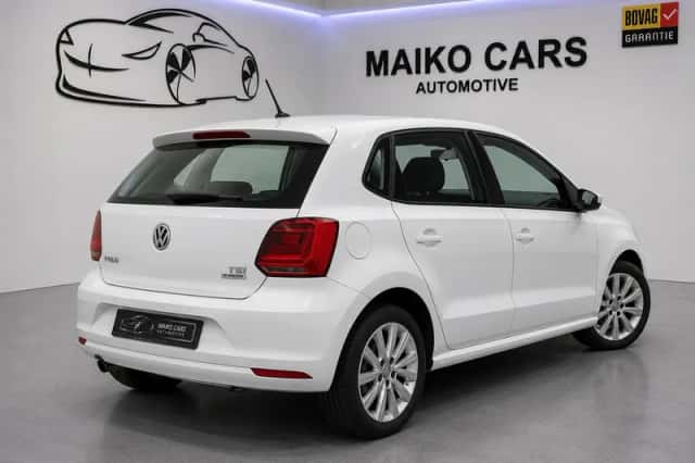 Volkswagen Polo (2016) thumbnail 2