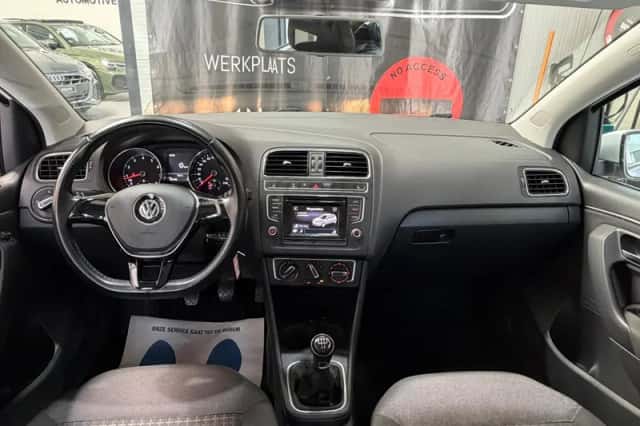 Volkswagen Polo (2016) thumbnail 3