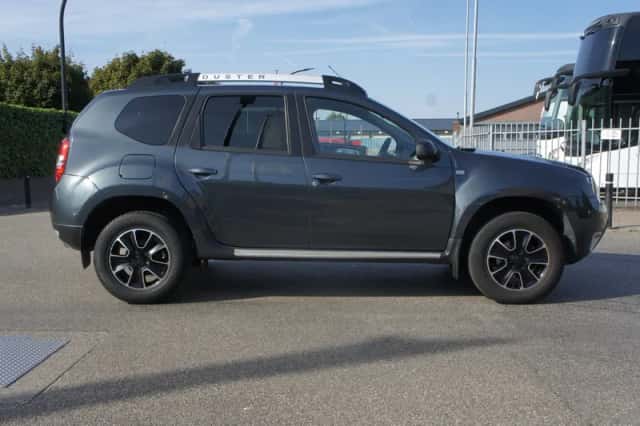 Dacia Duster (2017) thumbnail 5