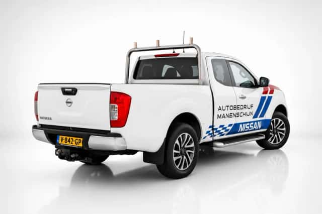 Nissan Navara (2017) thumbnail 2