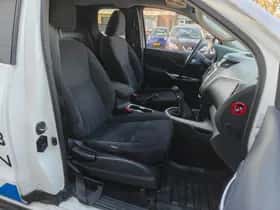 Nissan Navara (2017) thumbnail 22