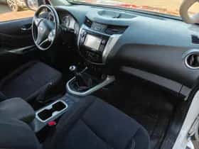 Nissan Navara (2017) thumbnail 23