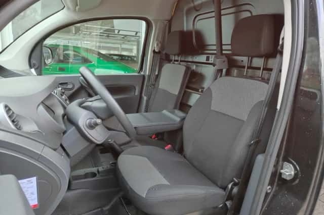 Nissan NV250 (2021) thumbnail 4