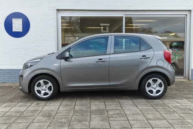 Kia Picanto (2022) thumbnail 2