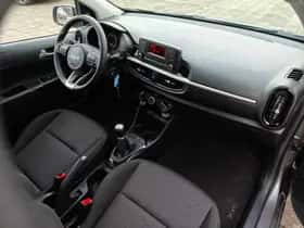 Kia Picanto (2022) thumbnail 16