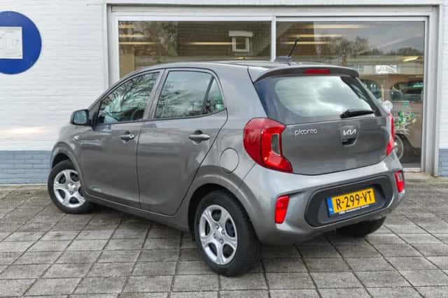 Kia Picanto (2022) thumbnail 4