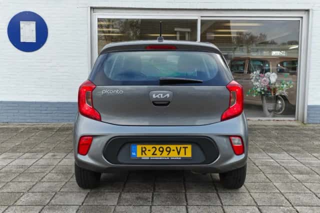 Kia Picanto (2022) thumbnail 6