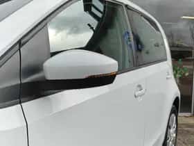Volkswagen Up (2021) thumbnail 2