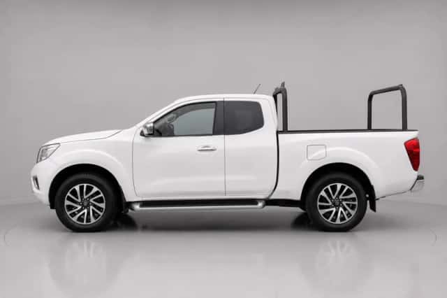 Nissan Navara (2016) thumbnail 2