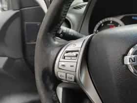 Nissan Navara (2016) thumbnail 26