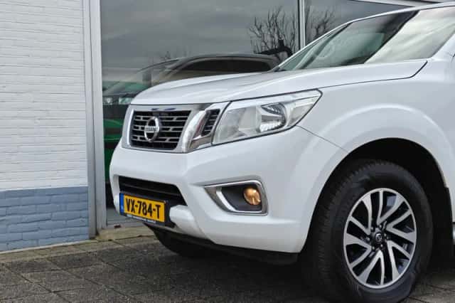 Nissan Navara (2016) thumbnail 4