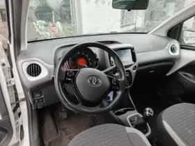 Toyota Aygo (2020) thumbnail 4