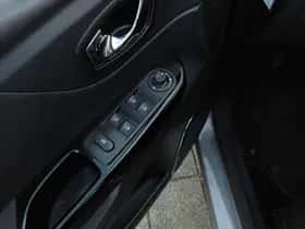Renault Captur (2016) thumbnail 16