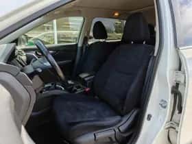 Nissan X-Trail (2017) thumbnail 3