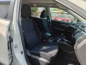 Nissan X-Trail (2017) thumbnail 23