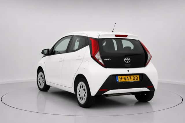 Toyota Aygo (2020) thumbnail 4