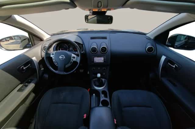 Nissan Qashqai (2012) thumbnail 4