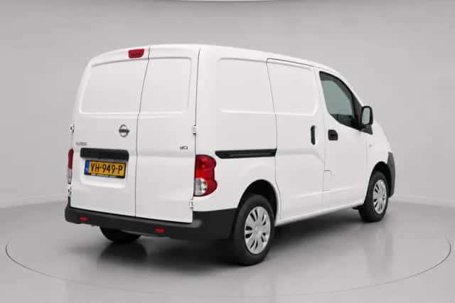 Nissan NV200 (2014) thumbnail 2