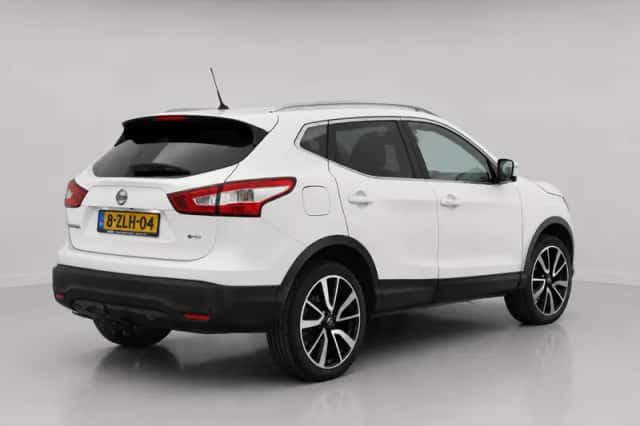 Nissan Qashqai (2015) thumbnail 2