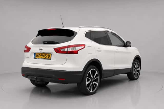Nissan Qashqai (2015) thumbnail 2