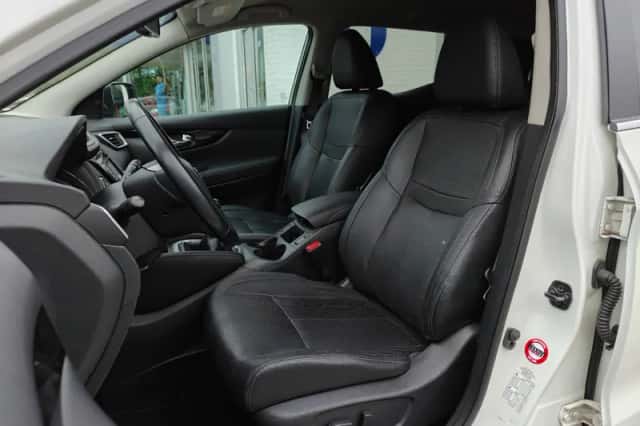 Nissan Qashqai (2015) thumbnail 3