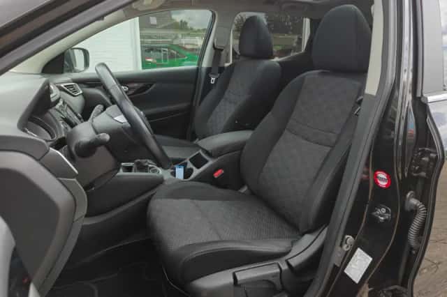 Nissan Qashqai (2017) thumbnail 3