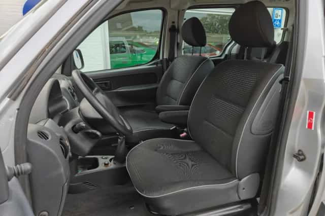 Peugeot Partner (2008) thumbnail 3