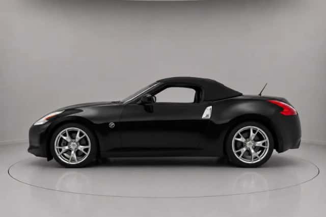 Nissan 370Z (2013) thumbnail 5